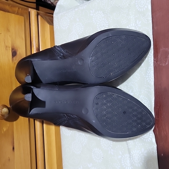 Antonio Melani ankle booties - Picture 5 of 7